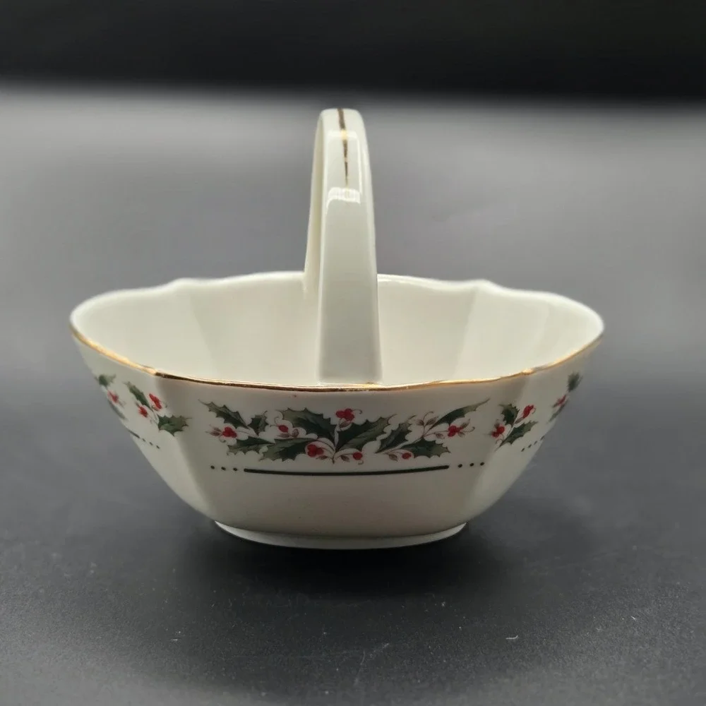 Christmas Holly‎ Fine Porcelain Handled Holiday Basket With Gold Accents Japan
